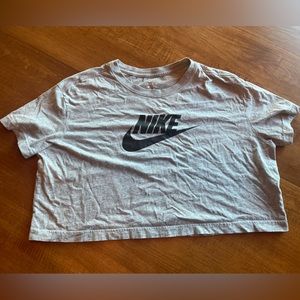 XL grey Nike cropped tee